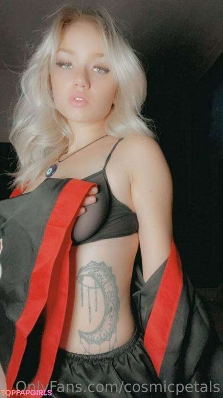 Cosmicpetals nude leaked OnlyFans photo #35