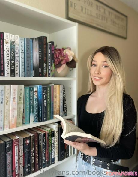 Books_withaeri nude leaked OnlyFans photo #19