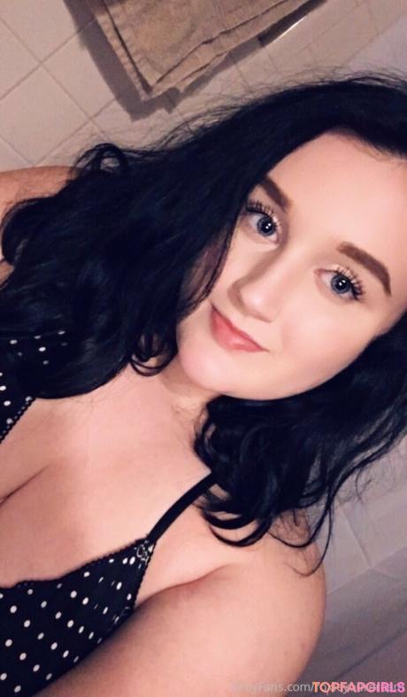 Roxieyourdream nude leaked OnlyFans photo #11
