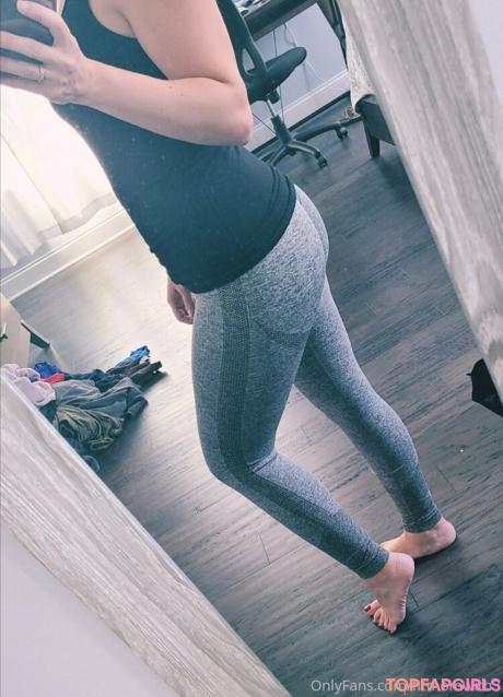 Fitmomwith3 nude leaked OnlyFans photo #90