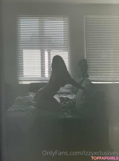 Izzyxclusives nude leaked OnlyFans photo #3