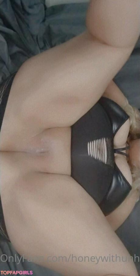 Honeywithuhtummy nude leaked OnlyFans photo #50