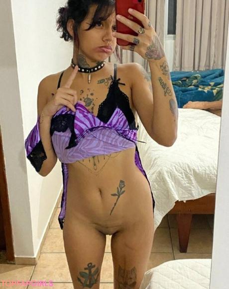 Suicidenaomi26 nude leaked OnlyFans pic