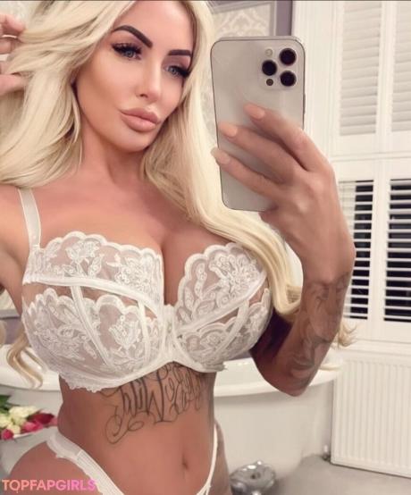 Debbie nude leaked OnlyFans photo #6