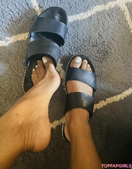 Vee_feet nude leaked OnlyFans photo #14