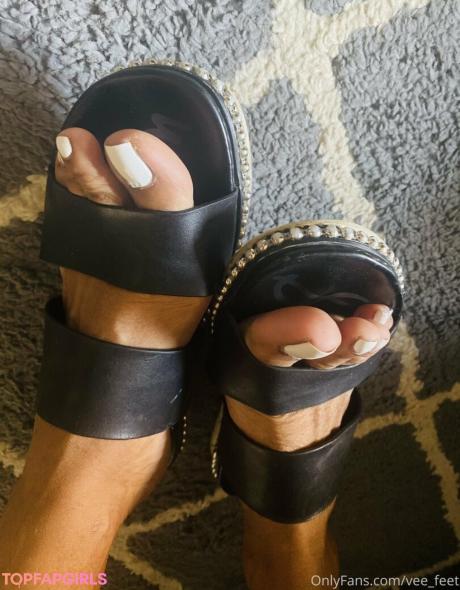 Vee_feet nude leaked OnlyFans photo #17