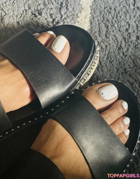 Vee_feet nude leaked OnlyFans photo #19