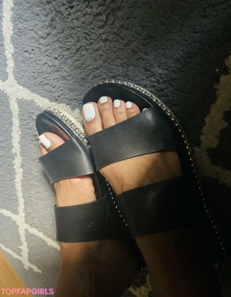 Vee_feet nude leaked OnlyFans photo #20