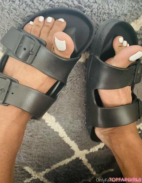 Vee_feet nude leaked OnlyFans photo #22