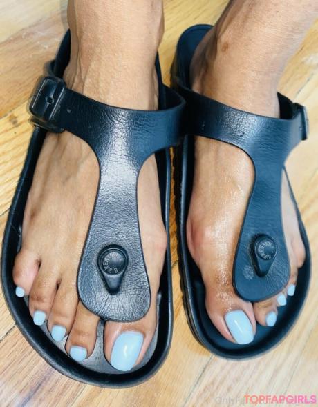 Vee_feet nude leaked OnlyFans photo #27