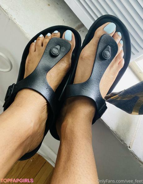 Vee_feet nude leaked OnlyFans photo #32