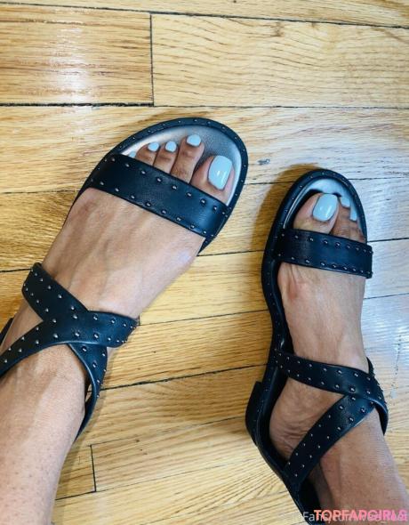 Vee_feet nude leaked OnlyFans photo #45