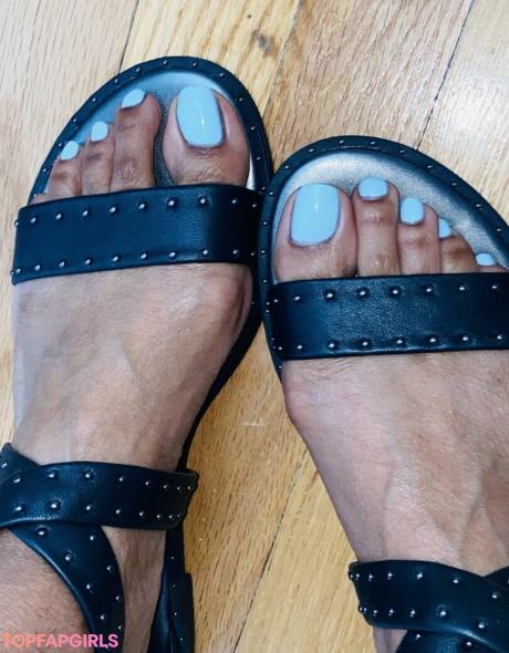 Vee_feet nude leaked OnlyFans photo #48