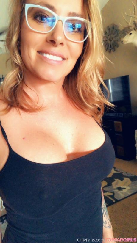 Midwest nude leaked OnlyFans photo #10