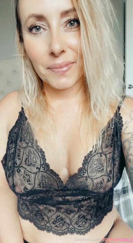 Midwest nude leaked OnlyFans photo #15