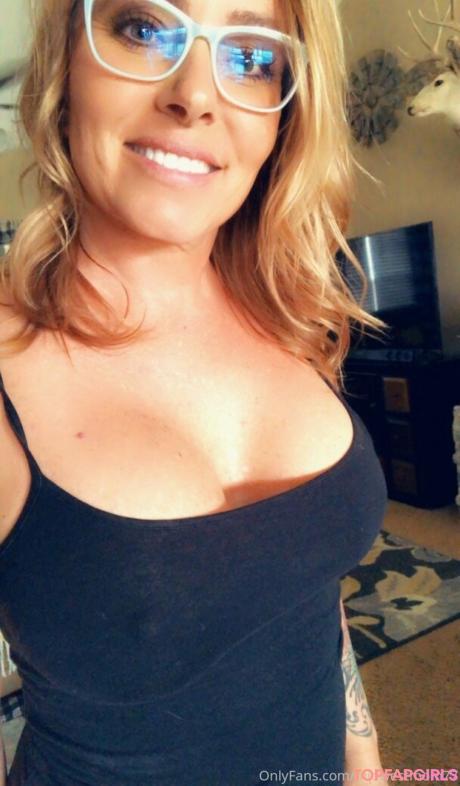Midwest nude leaked OnlyFans photo #32