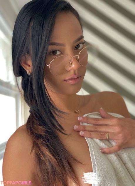 Davinaseductive nude leaked OnlyFans photo #18