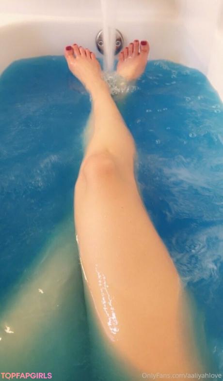 Aaliyahlove nude leaked OnlyFans photo #15