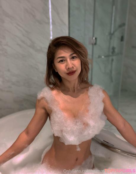 Oummy nude leaked OnlyFans photo #11