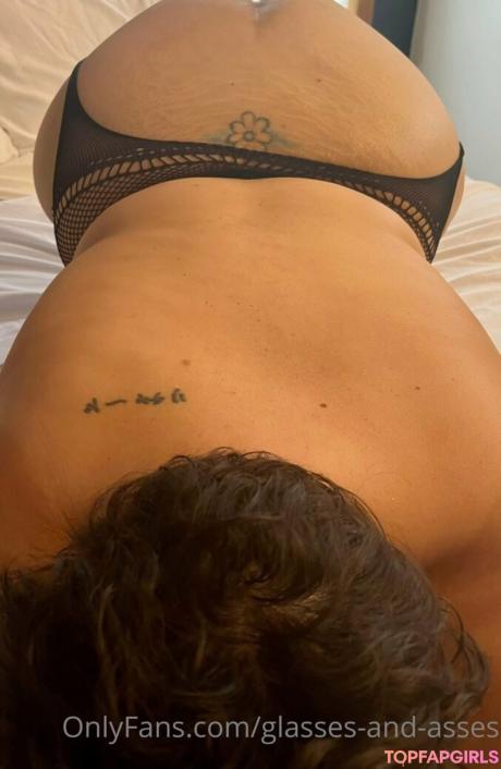 Glasses-and-asses nude leaked OnlyFans photo #153