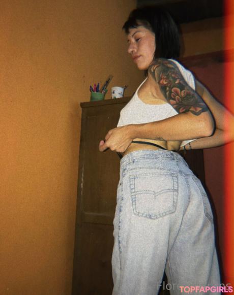 Floresmartins nude leaked OnlyFans photo #8