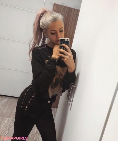 Farbenfuchs nude leaked OnlyFans photo #34