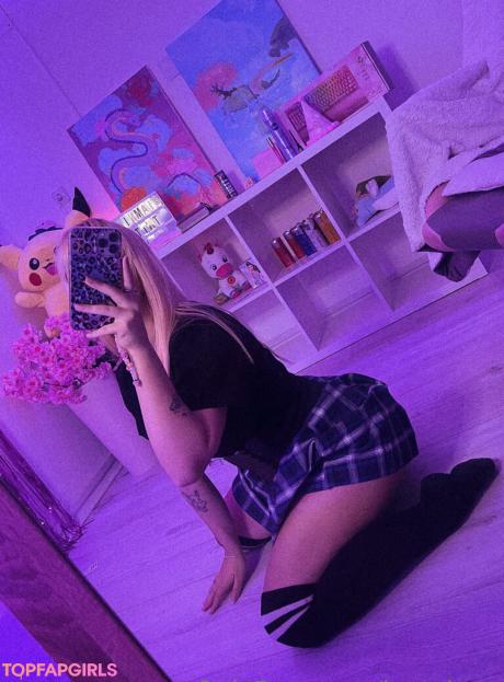 Ninnauwu nude leaked OnlyFans photo #8