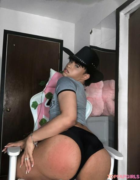 Kenitique nude leaked OnlyFans photo #1