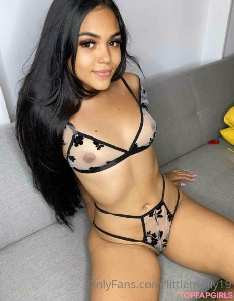 Littlemolly19 nude leaked OnlyFans photo #9