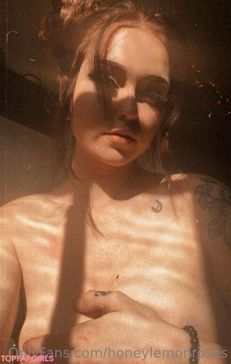 Honeylemonroses nude leaked OnlyFans photo #6