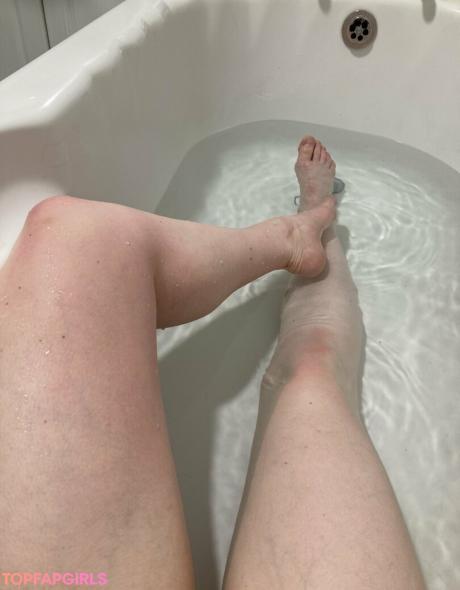 Chloewinterxo nude leaked OnlyFans photo #8