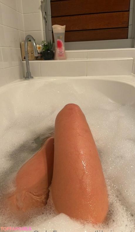 Lilyinnes nude leaked OnlyFans pic