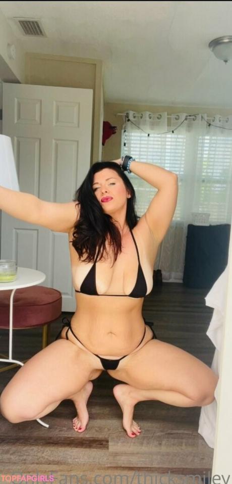 Thicksmiley nude leaked OnlyFans photo #229