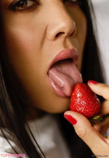 Erika nude leaked OnlyFans photo #18