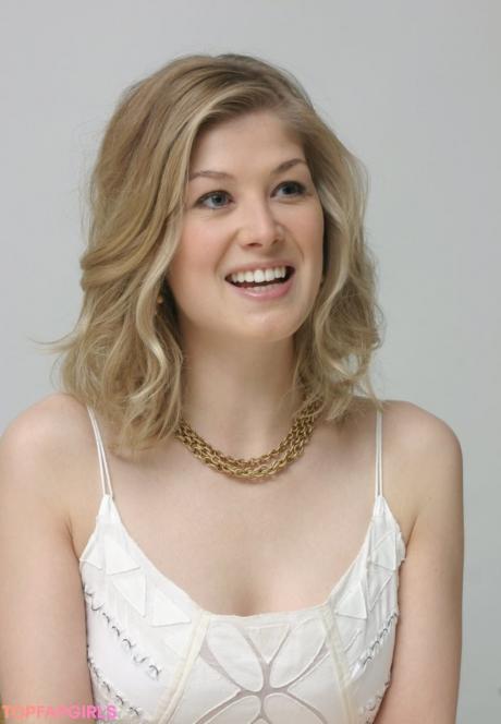 Rosamund nude leaked OnlyFans photo #17