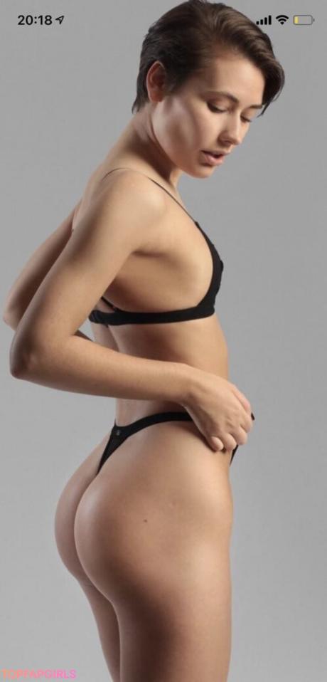 Laura nude leaked OnlyFans photo #68
