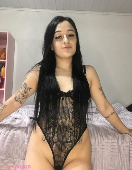 Larissa nude leaked OnlyFans photo #5