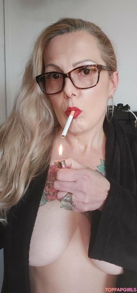Lady.smoker.queen nude leaked OnlyFans photo #48