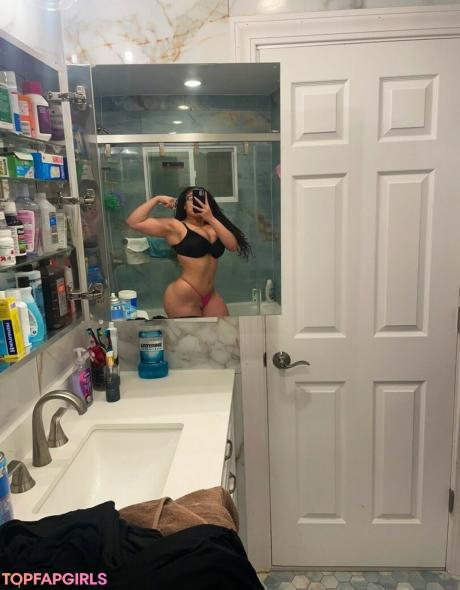 Safiyaswrld nude leaked OnlyFans photo #20