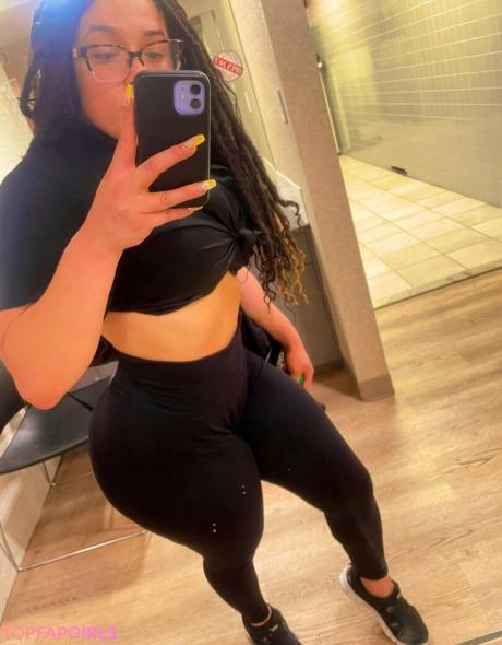 Safiyaswrld nude leaked OnlyFans photo #26