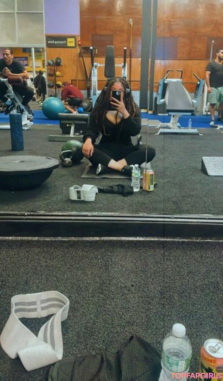 Safiyaswrld nude leaked OnlyFans photo #27