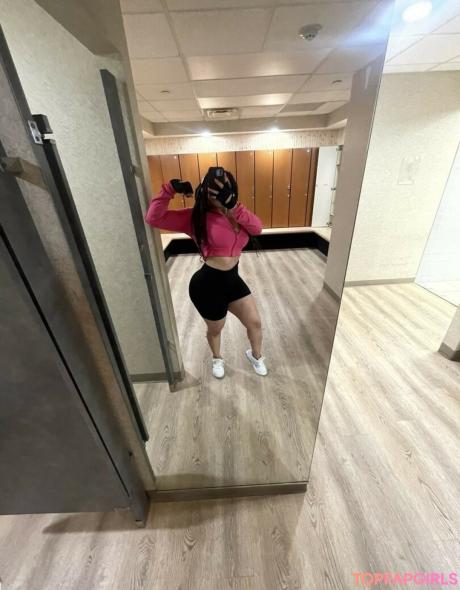 Safiyaswrld nude leaked OnlyFans photo #33