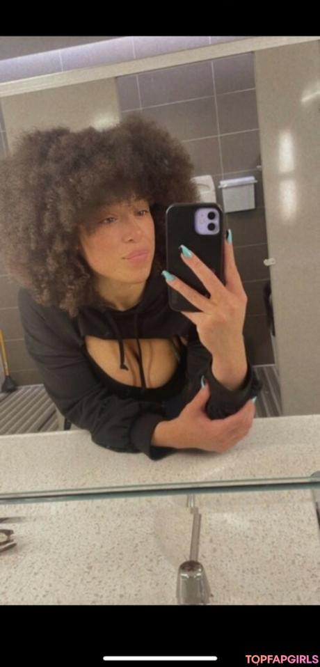 Safiyaswrld nude leaked OnlyFans photo #35