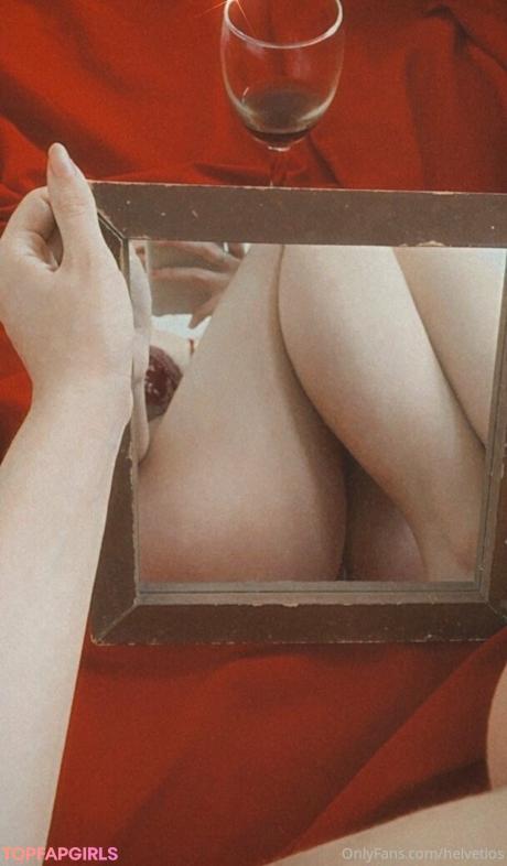 Oriana nude leaked OnlyFans photo #3
