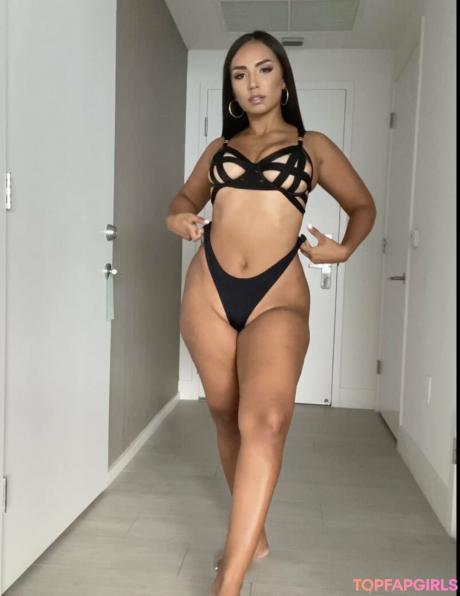 Camila nude leaked OnlyFans photo #14