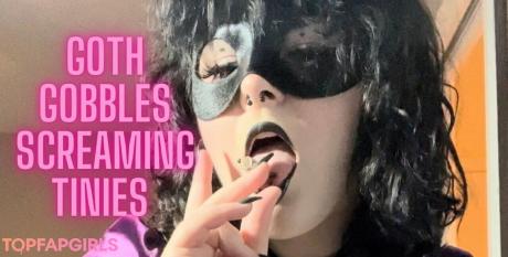 Gothgiantess nude leaked OnlyFans photo #1