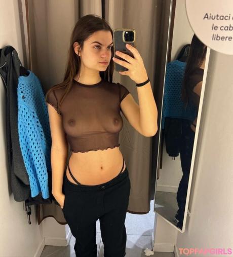 Arianna nude leaked OnlyFans photo #8