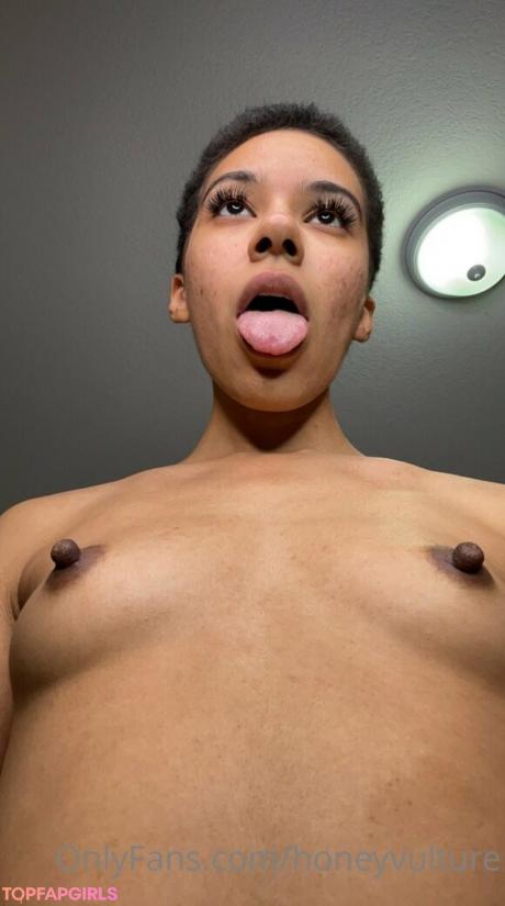 HoneyVulture nude leaked OnlyFans photo #2