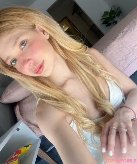 Jennifer nude leaked OnlyFans photo #6