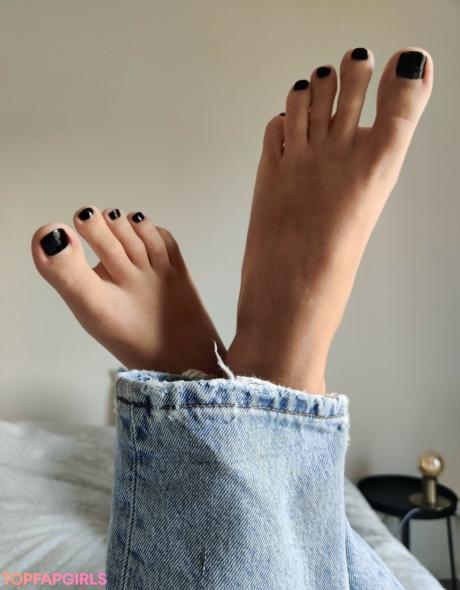 Alicefrenchfeet nude leaked OnlyFans photo #180